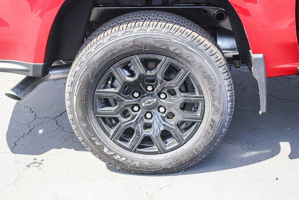 new 2026 Chevrolet Colorado car, priced at $33,100