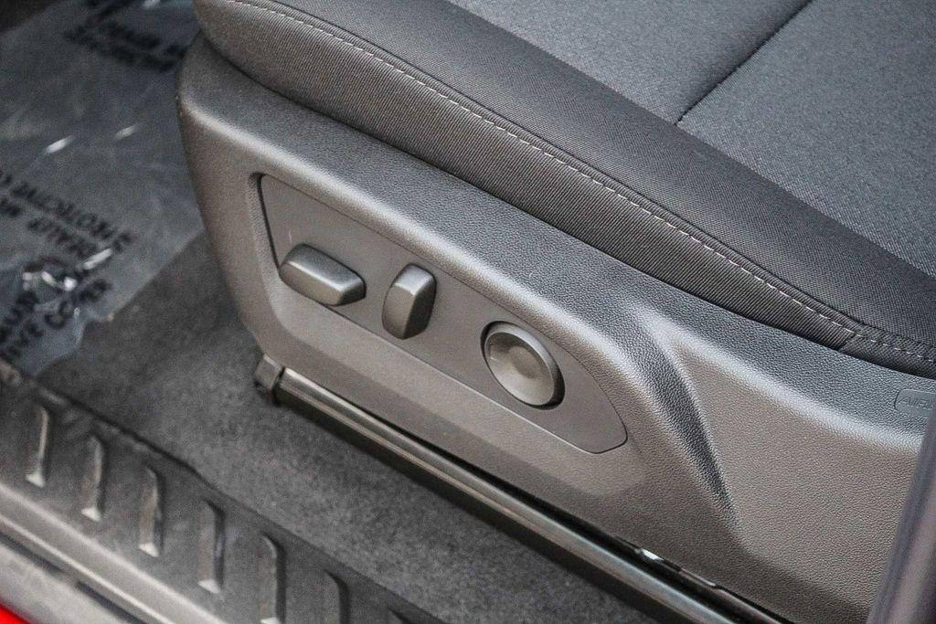 new 2026 Chevrolet Colorado car, priced at $33,100