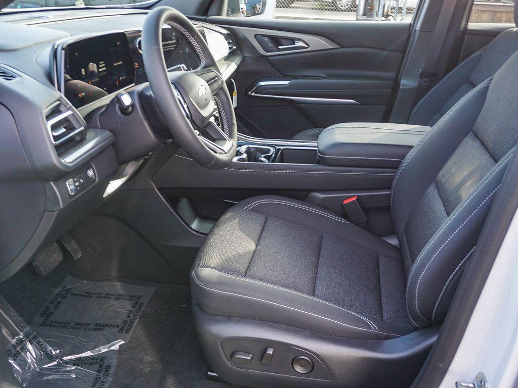 new 2026 Chevrolet Traverse car, priced at $37,795