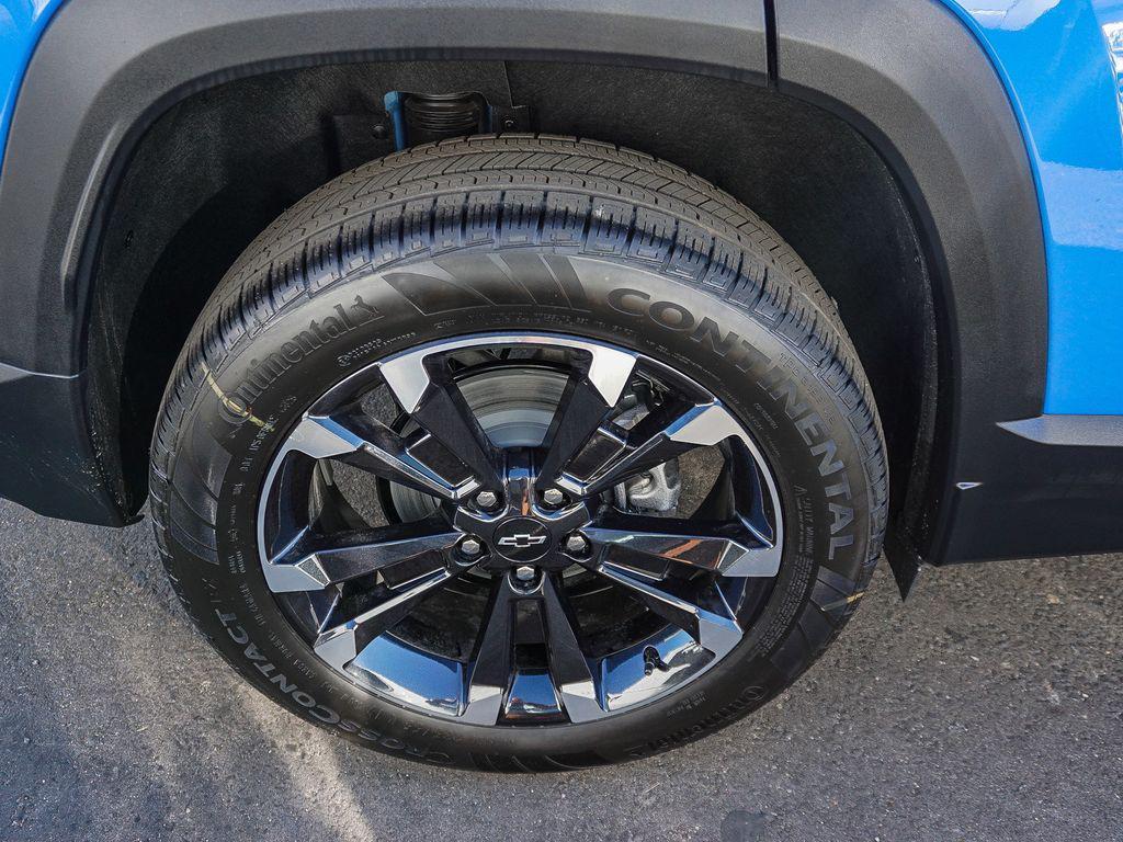 new 2026 Chevrolet Equinox car, priced at $30,415