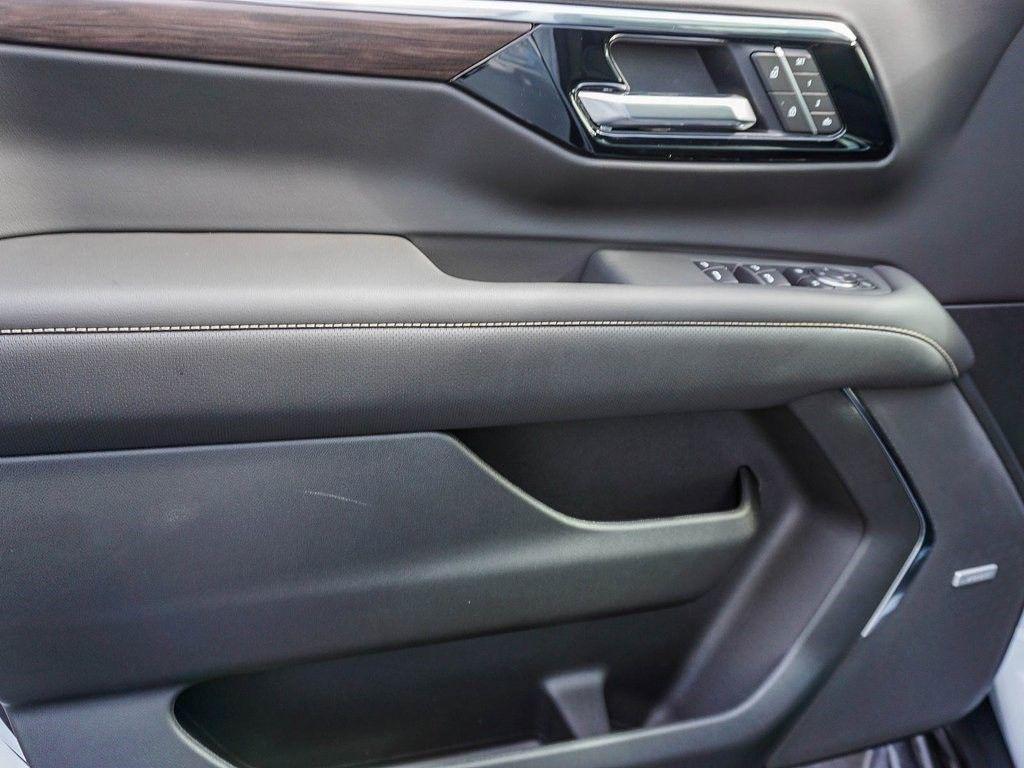 new 2026 Chevrolet Suburban car, priced at $81,595
