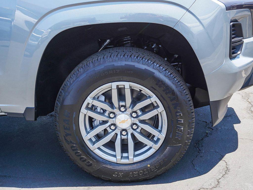 new 2026 Chevrolet Colorado car, priced at $33,095