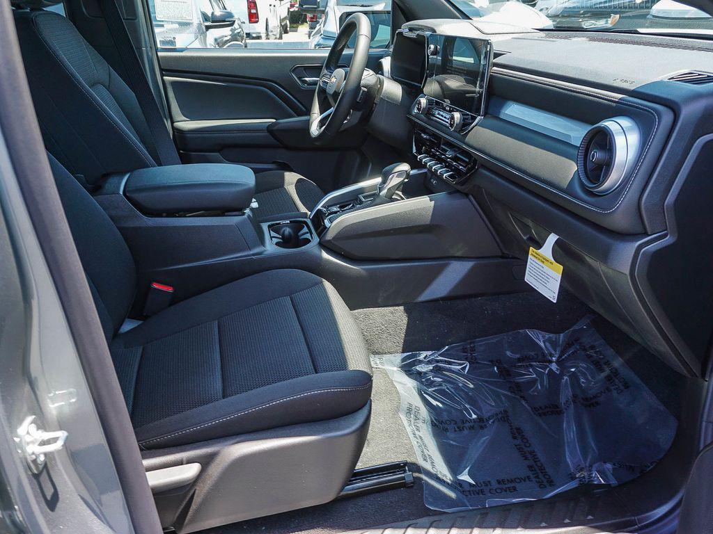 new 2026 Chevrolet Colorado car, priced at $33,095