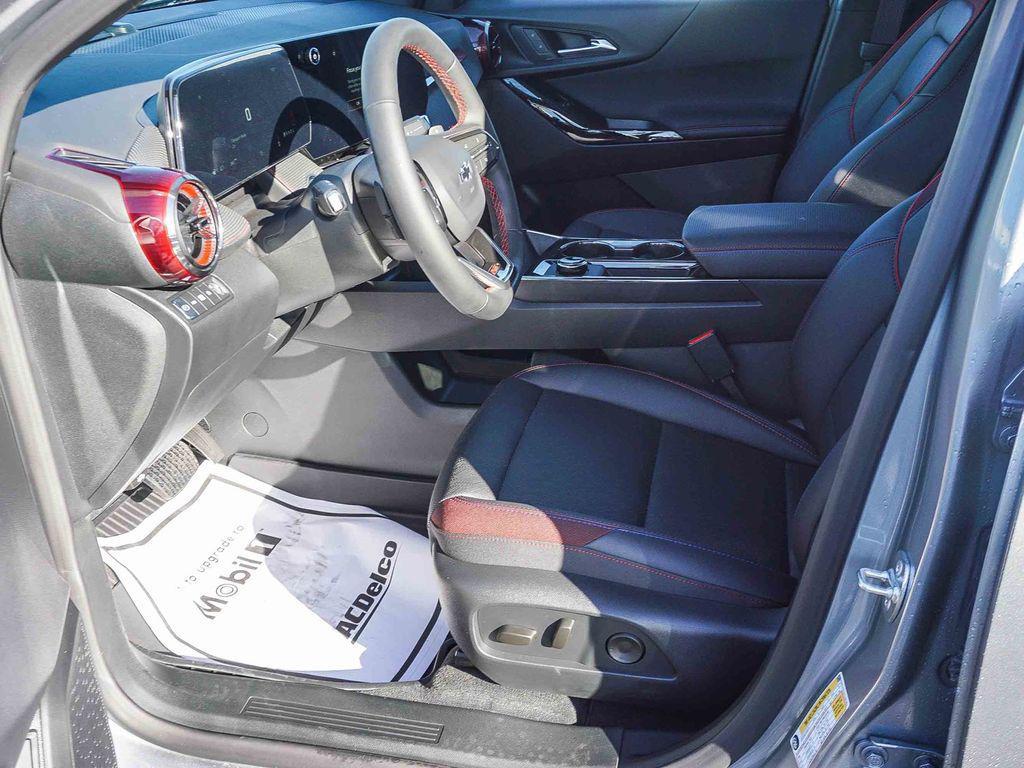 new 2026 Chevrolet Equinox car, priced at $32,615