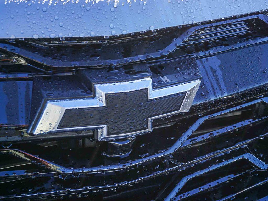 new 2026 Chevrolet Equinox car, priced at $32,615