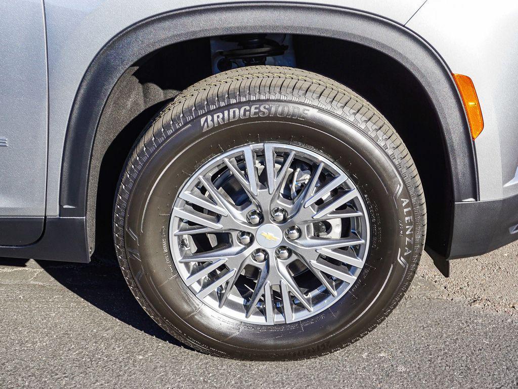 new 2026 Chevrolet Traverse car, priced at $38,998