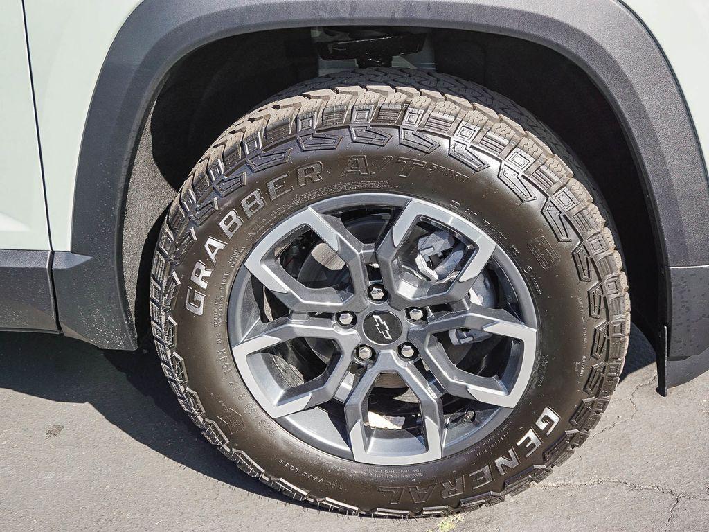 new 2026 Chevrolet Equinox car, priced at $32,235
