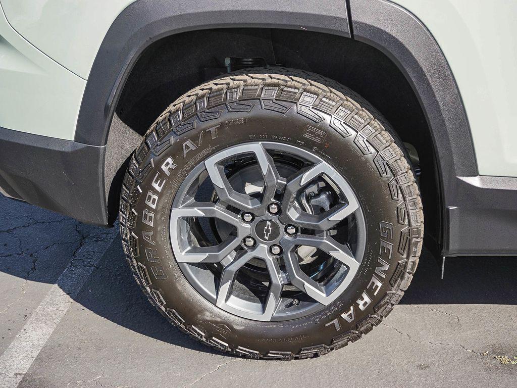 new 2026 Chevrolet Equinox car, priced at $32,235