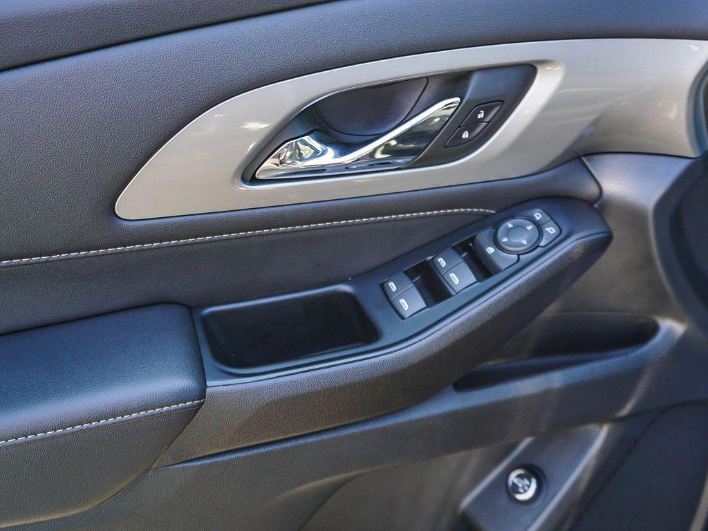 used 2023 Chevrolet Traverse car, priced at $29,836