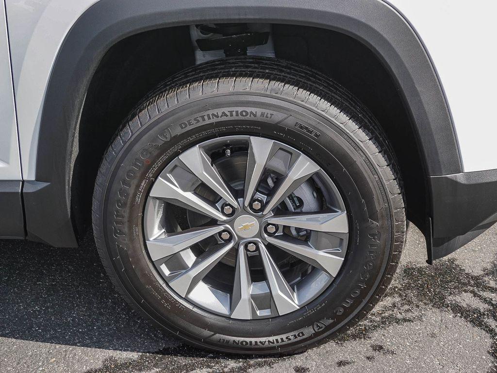 new 2026 Chevrolet Equinox car, priced at $26,295