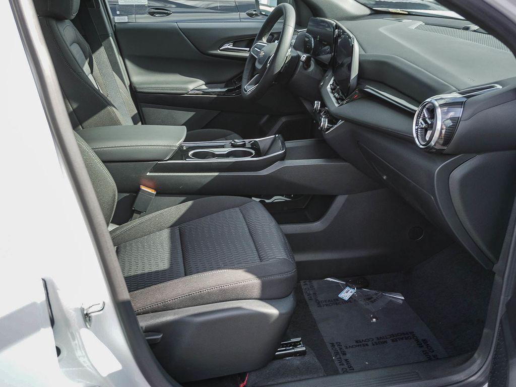 new 2026 Chevrolet Equinox car, priced at $26,295