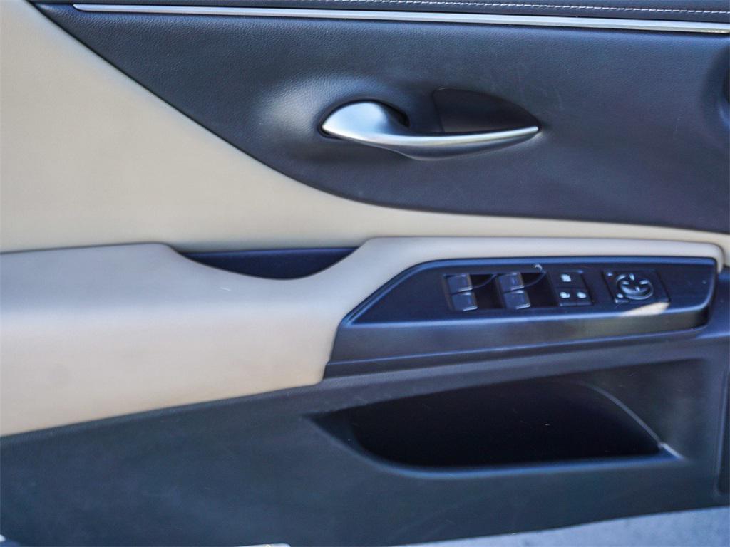 used 2021 Lexus ES 300h car, priced at $25,000