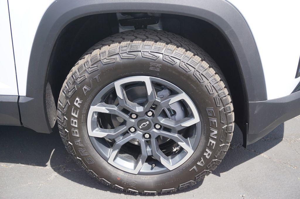 new 2026 Chevrolet Equinox car, priced at $33,230