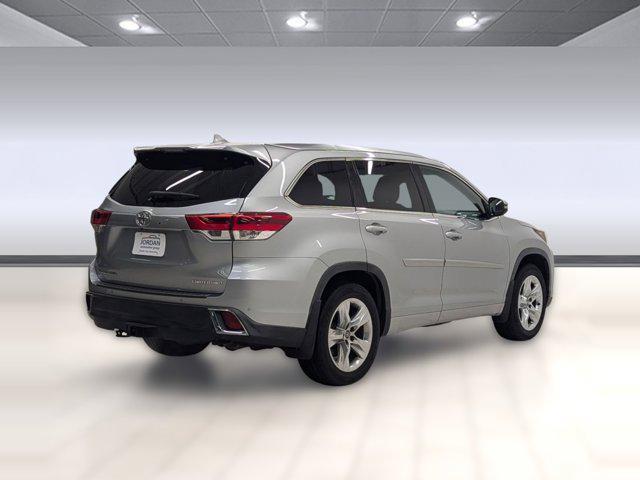 used 2019 Toyota Highlander car, priced at $25,999