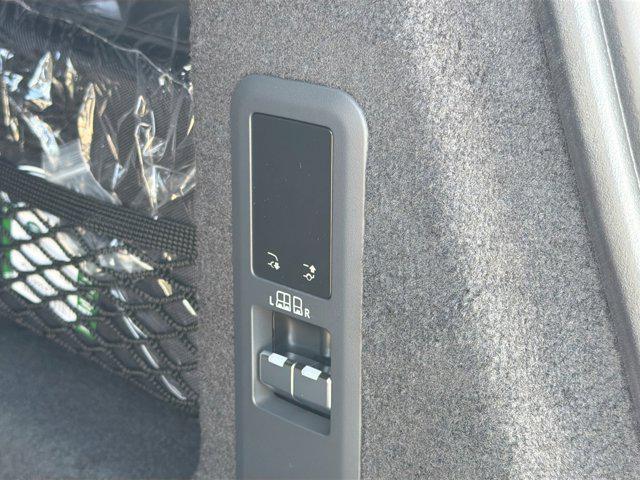 new 2026 Land Rover Range Rover Sport car, priced at $98,060