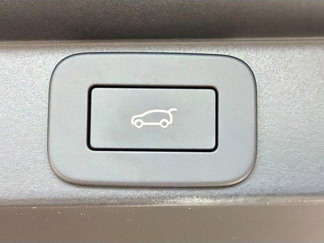 new 2025 Land Rover Range Rover car, priced at $135,425