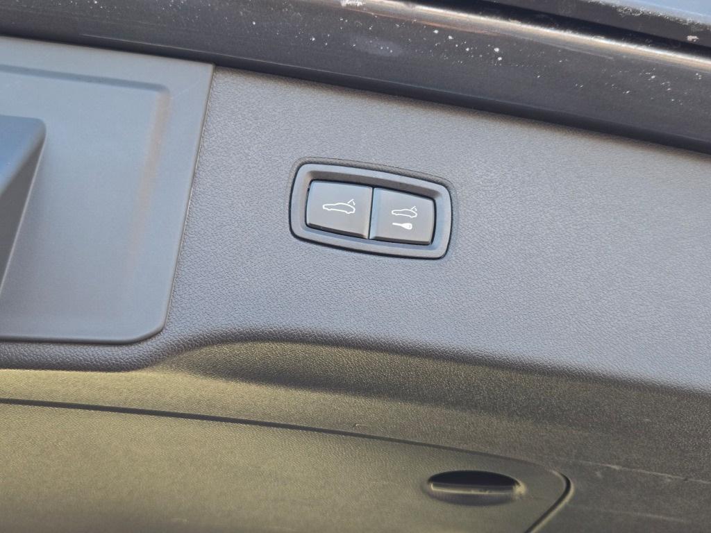 used 2025 Porsche Cayenne car, priced at $115,990