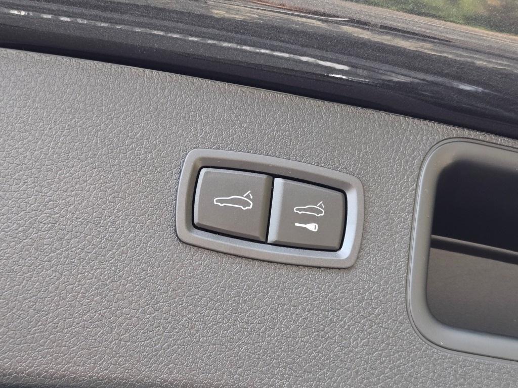 new 2026 Porsche Macan car, priced at $79,400