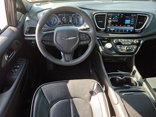 used 2023 Chrysler Pacifica car, priced at $32,995