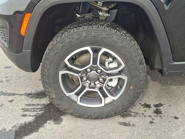 used 2022 Jeep Grand Cherokee car, priced at $32,500