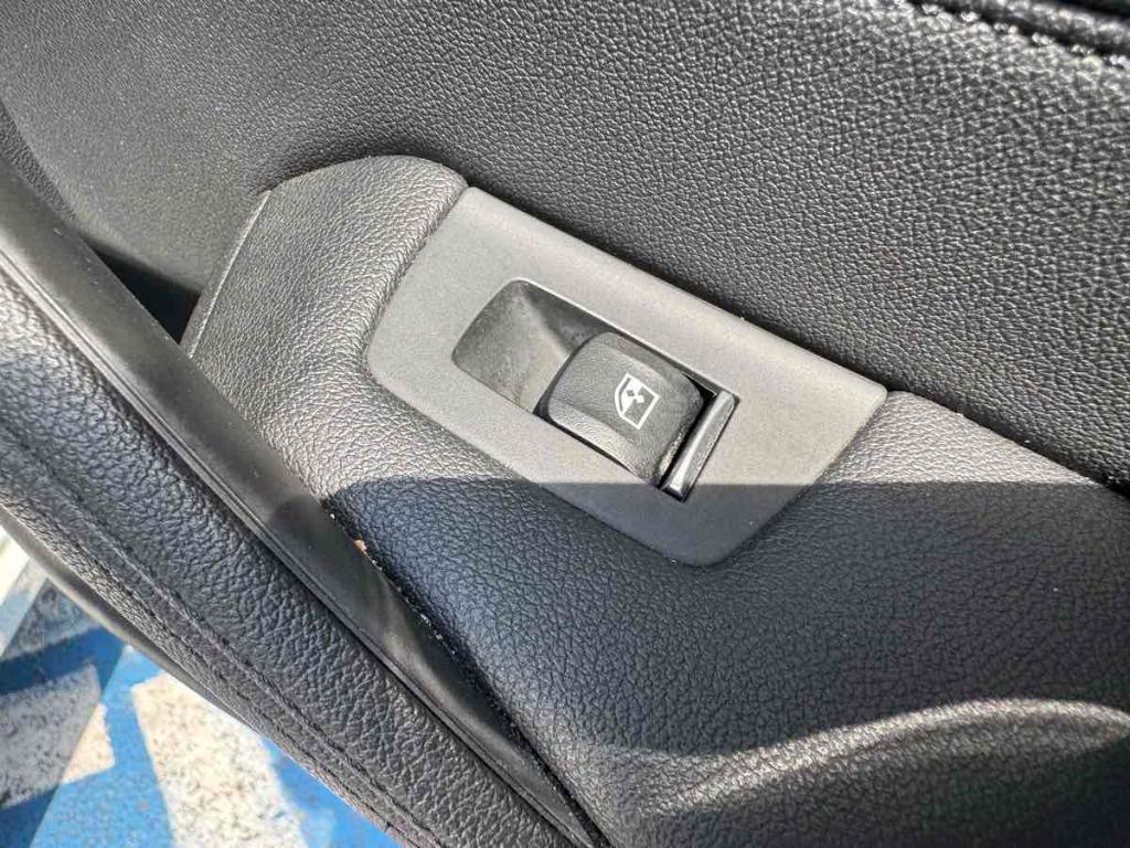 BMW 5 Series view 39