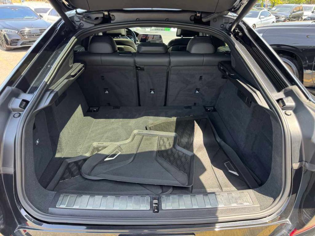 BMW X6 view 52