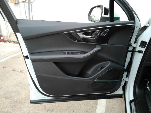 used 2023 Audi Q7 car, priced at $31,900