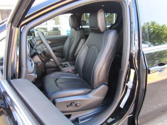 used 2025 Chrysler Pacifica car, priced at $32,990