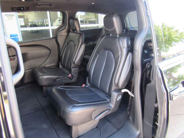 used 2025 Chrysler Pacifica car, priced at $32,990
