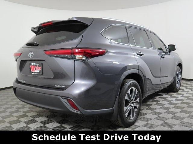 used 2021 Toyota Highlander car, priced at $28,925