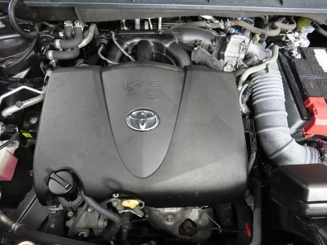 used 2021 Toyota Highlander car, priced at $28,925