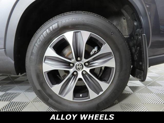used 2021 Toyota Highlander car, priced at $28,925