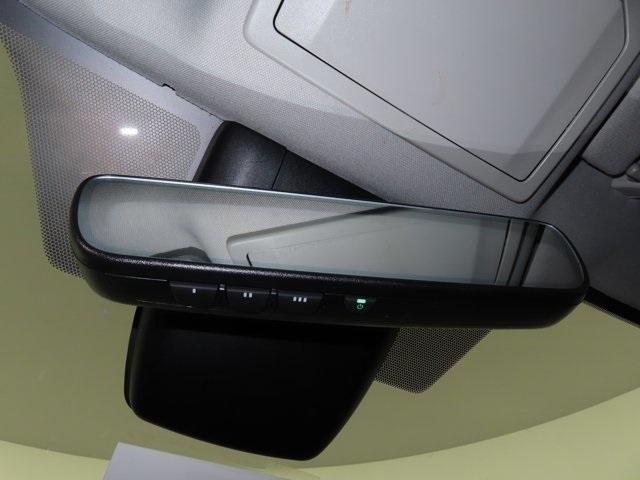 used 2021 Toyota Highlander car, priced at $28,925