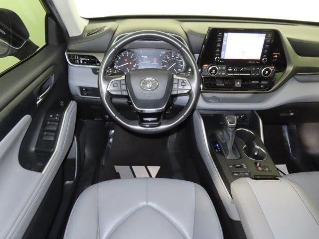 used 2021 Toyota Highlander car, priced at $28,925
