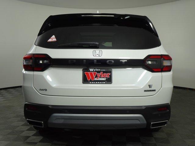 new 2025 Honda Pilot car, priced at $49,391