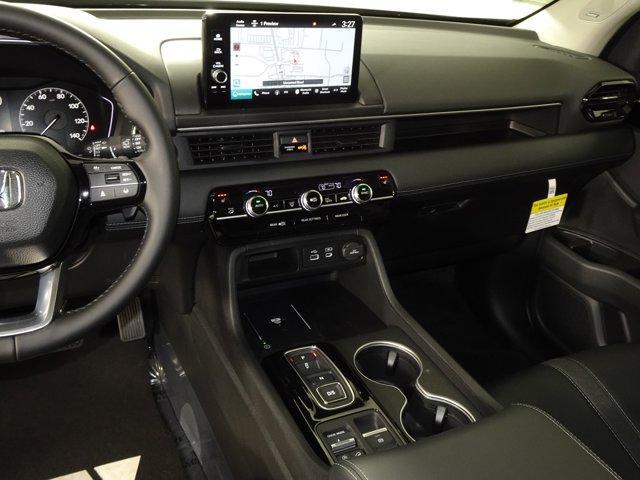 new 2025 Honda Pilot car, priced at $49,391