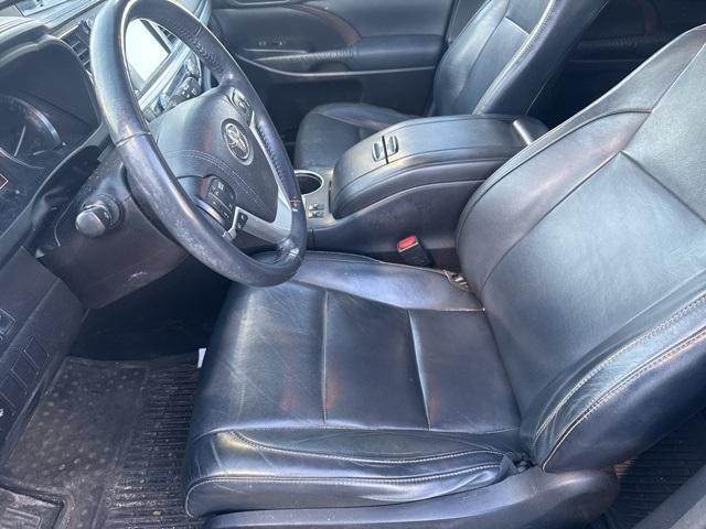 used 2015 Toyota Highlander car, priced at $17,406