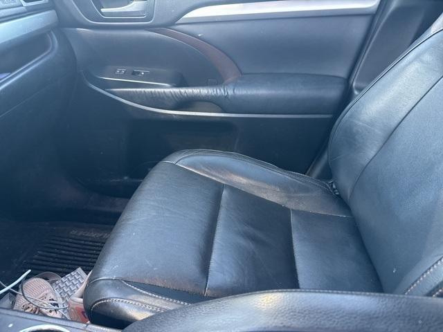 used 2015 Toyota Highlander car, priced at $17,406