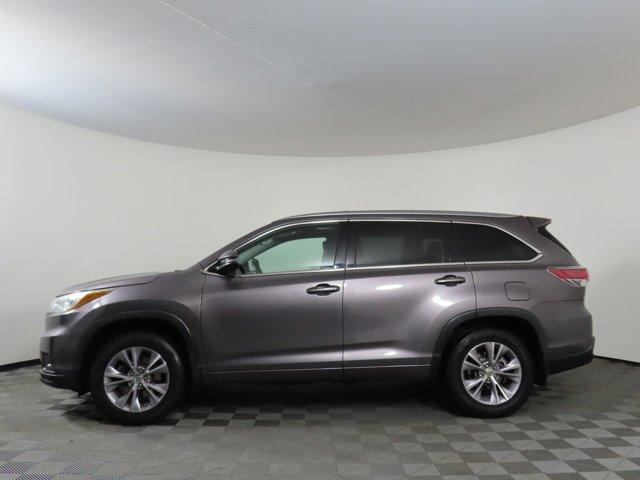 used 2015 Toyota Highlander car, priced at $17,406