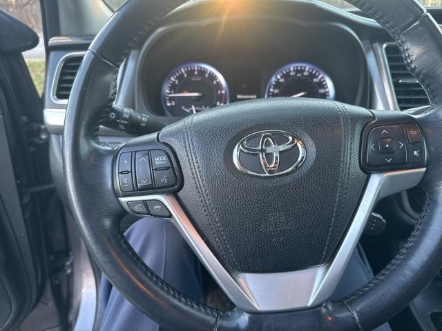 used 2015 Toyota Highlander car, priced at $17,406