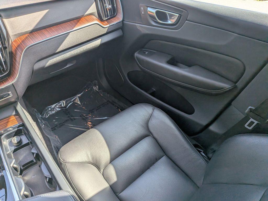 used 2023 Volvo XC60 Recharge Plug-In Hybrid car, priced at $31,400