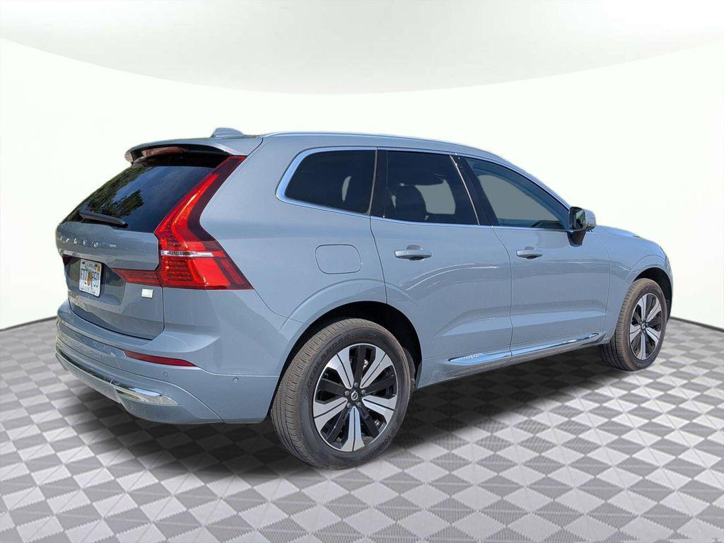 used 2023 Volvo XC60 Recharge Plug-In Hybrid car, priced at $31,400
