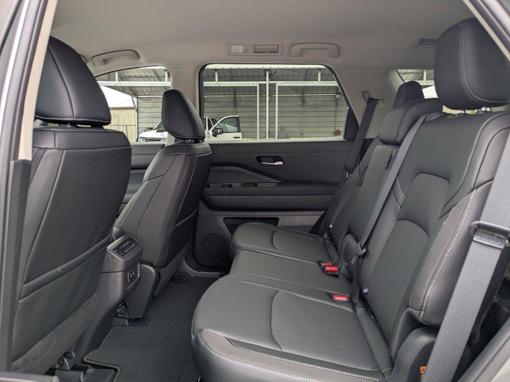 new 2026 Nissan Pathfinder car, priced at $39,984