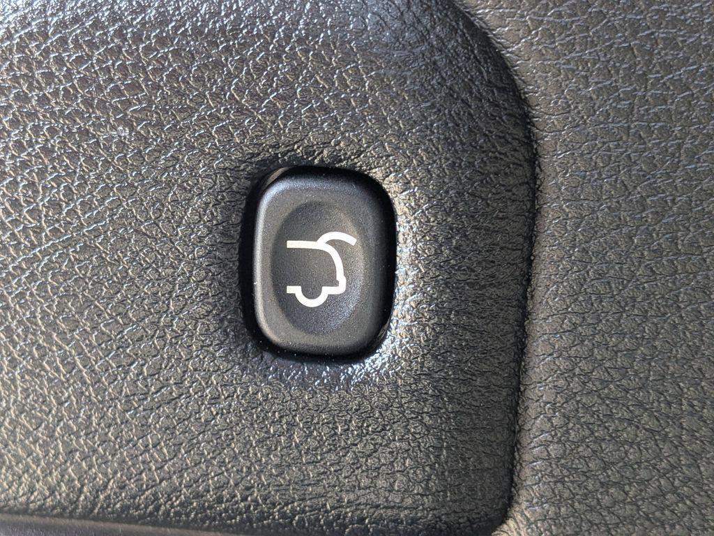 used 2021 Jeep Grand Cherokee car, priced at $17,261