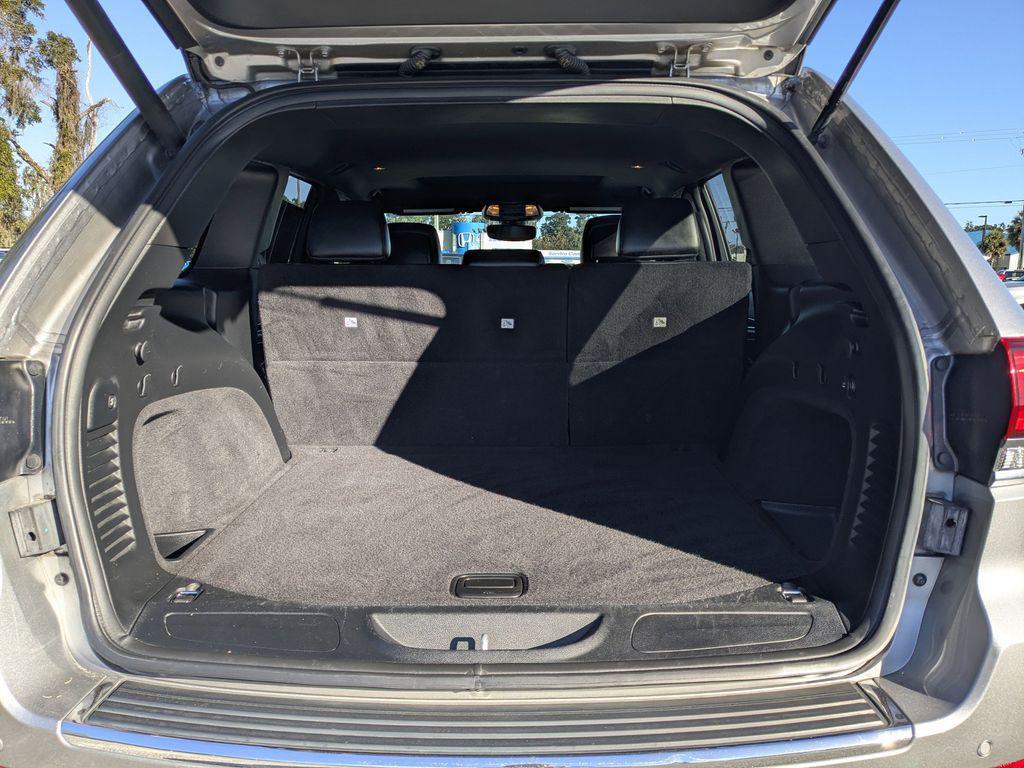 used 2021 Jeep Grand Cherokee car, priced at $17,261