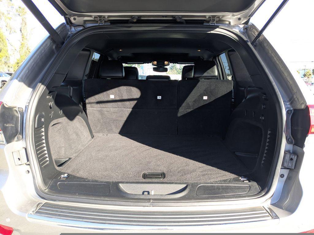 used 2021 Jeep Grand Cherokee car, priced at $17,261