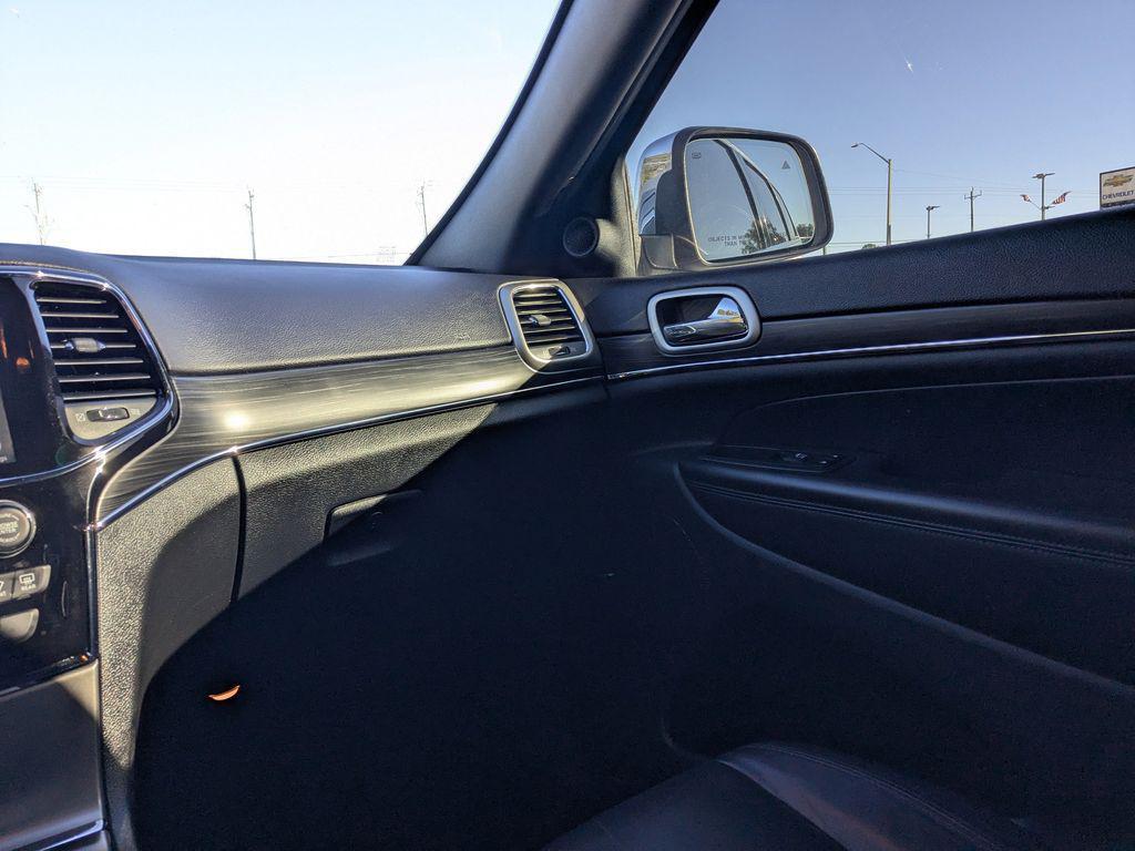 used 2021 Jeep Grand Cherokee car, priced at $17,261