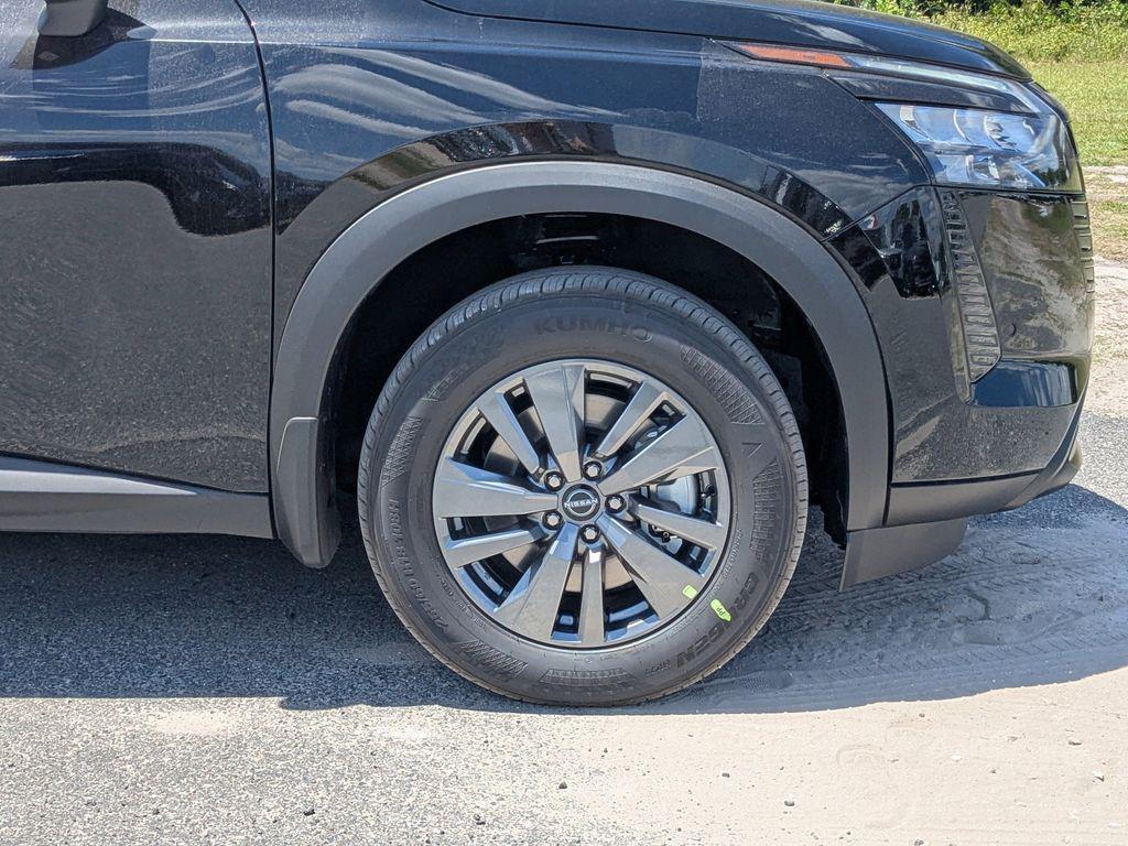 new 2026 Nissan Pathfinder car, priced at $37,776