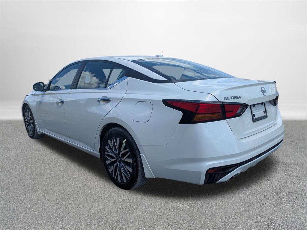new 2025 Nissan Altima car, priced at $27,305