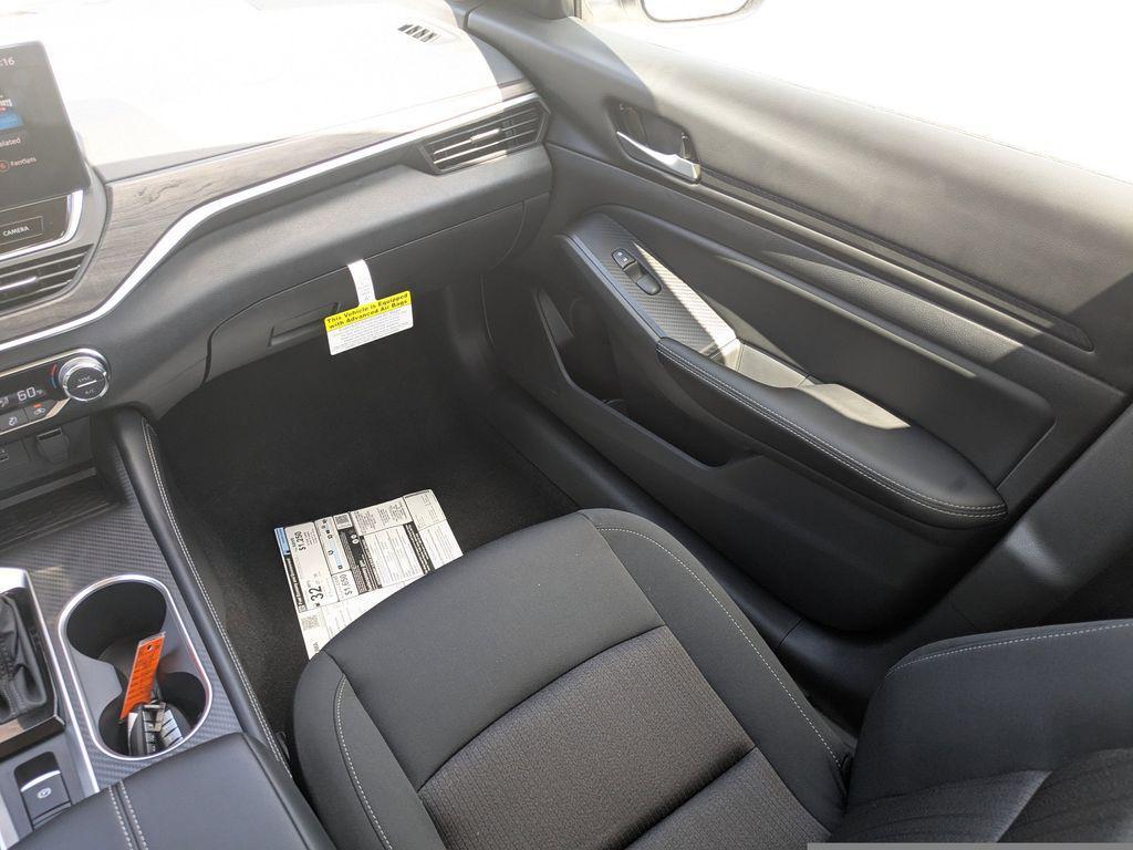 new 2025 Nissan Altima car, priced at $24,805